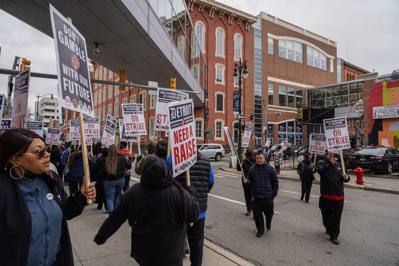 Striking Detroit casino workers