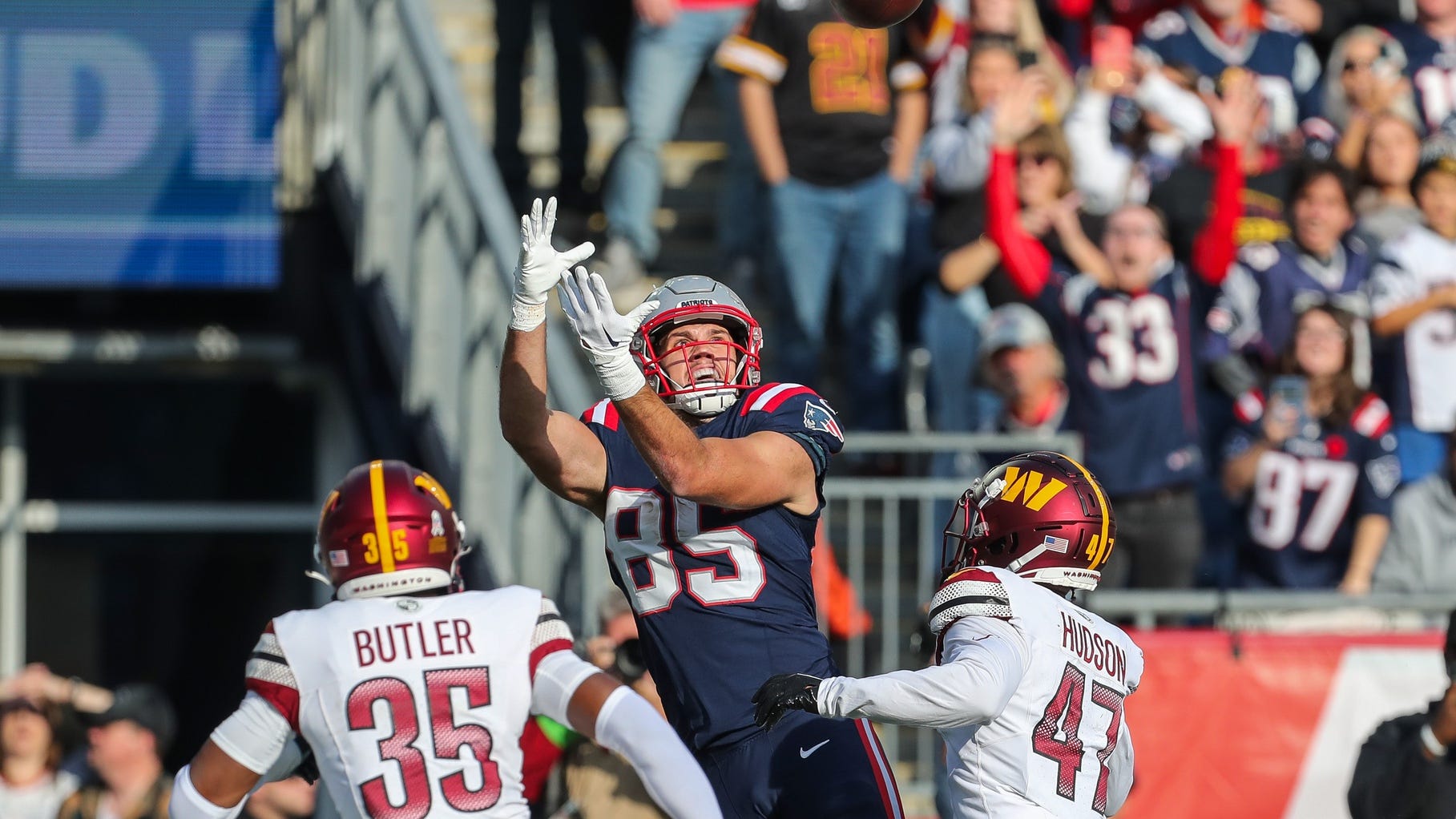 Hunter Henry reportedly returning to Patriots on three-year deal