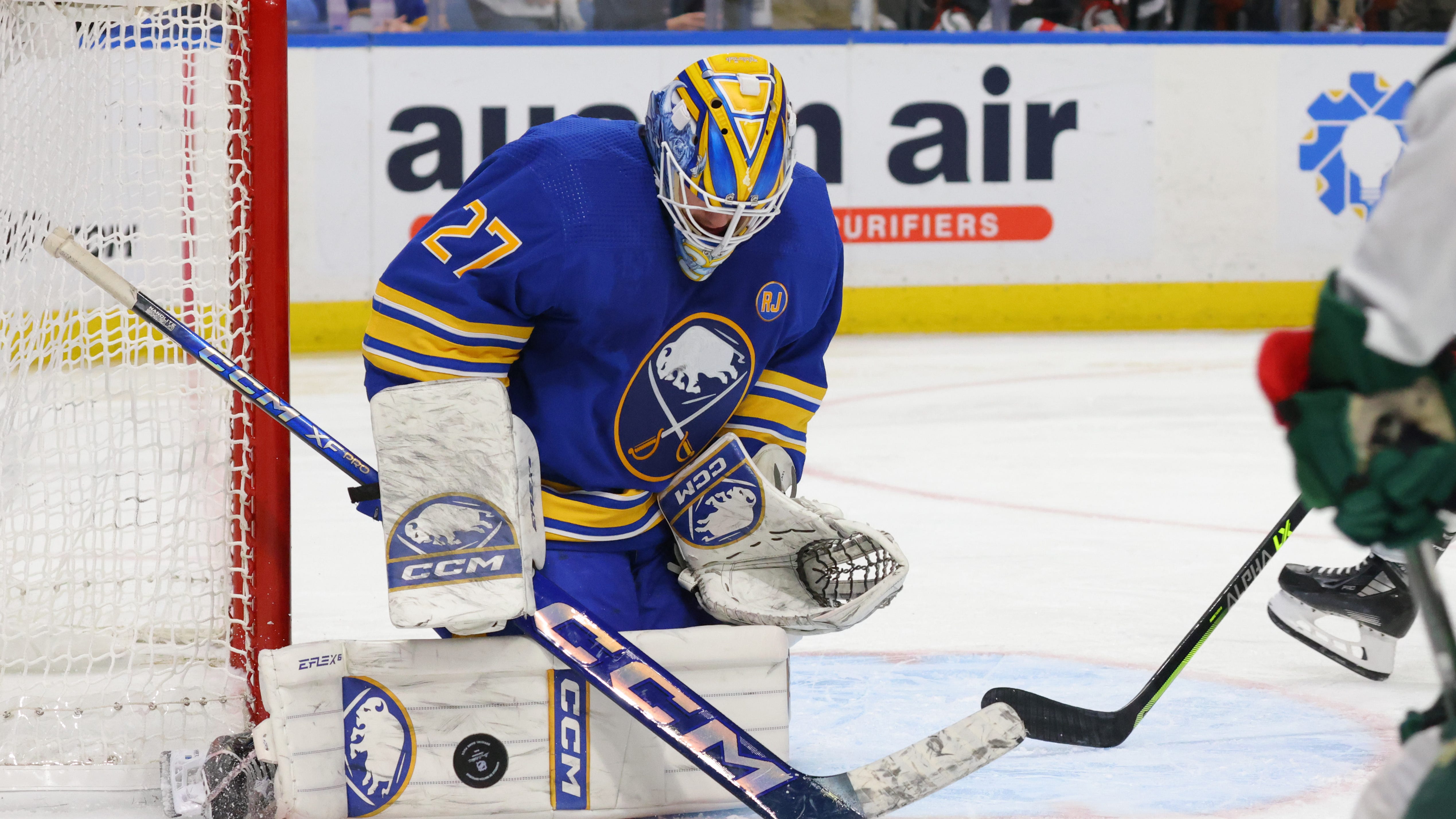 Levi strong to lift Sabres to victory against Minnesota