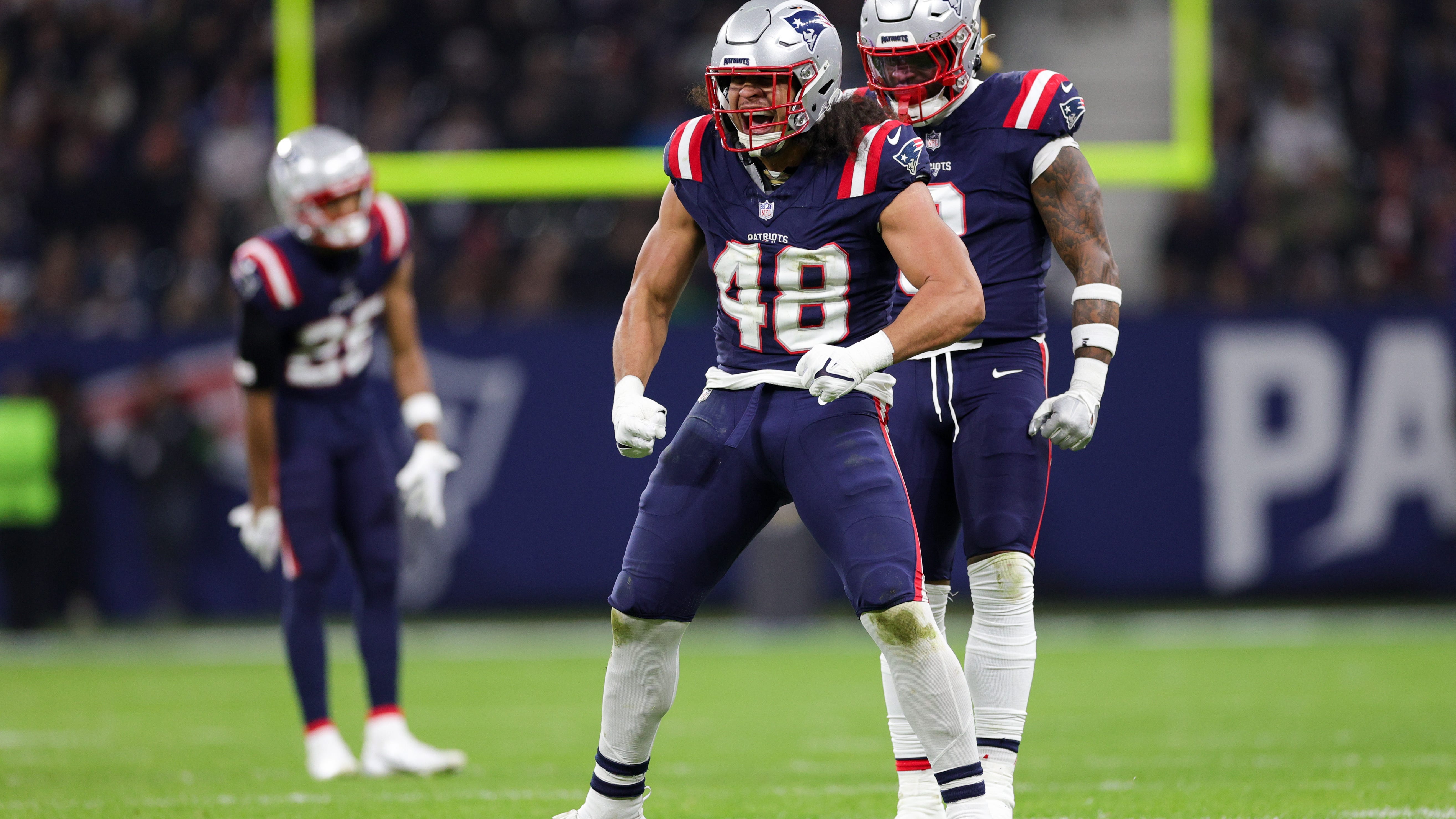 Jahlani Tavai on Patriots QB Mac Jones: 'We got his back'