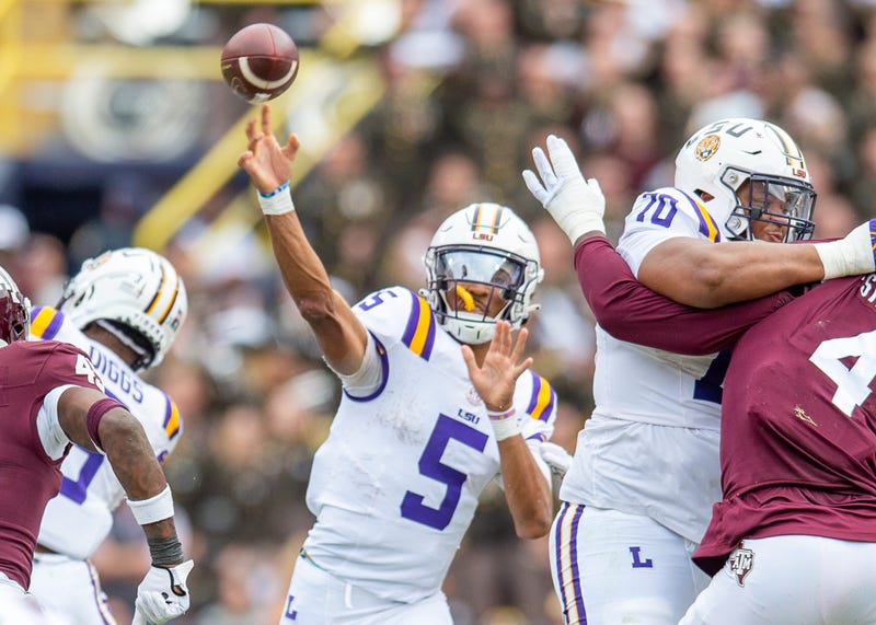 Quarterback Jayden Daniels 5 as the LSU Tigers take on Texas A&M