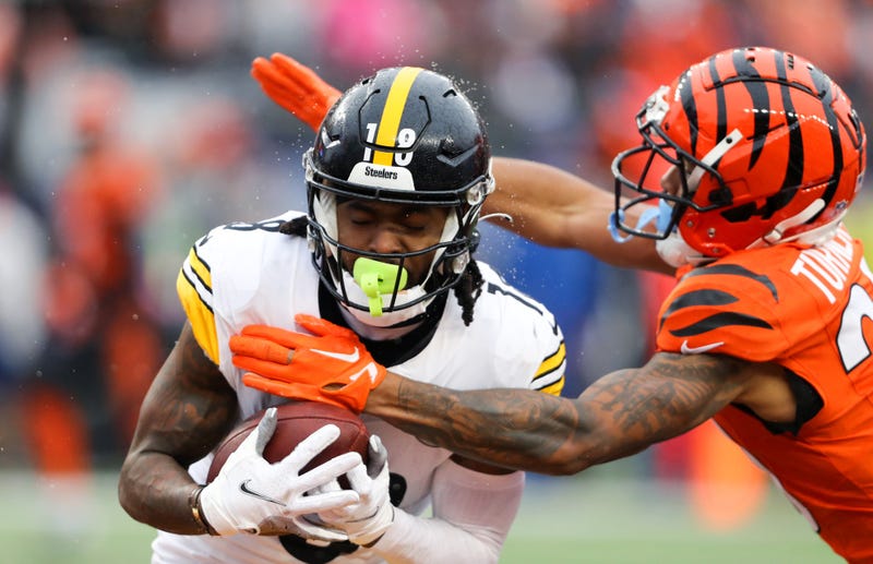 Diontae Johnson tackled vs Bengals
