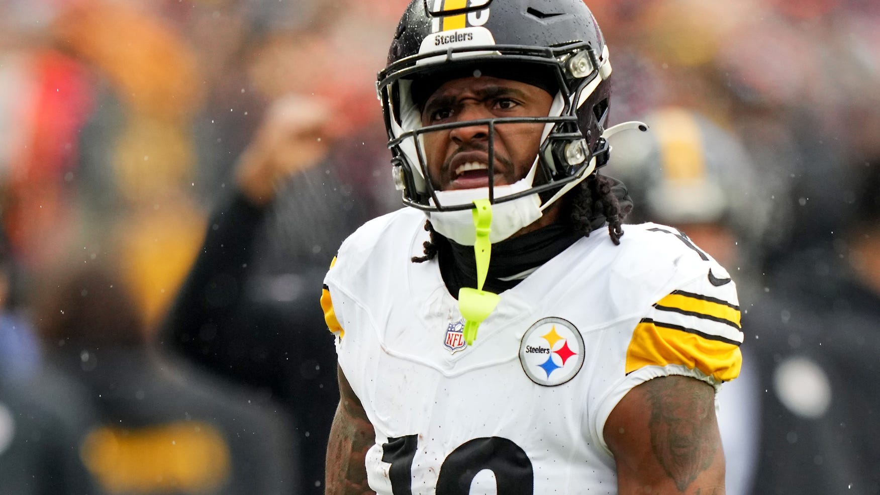 Lewan, Sharpe among those roasting Diontae for lack of effort