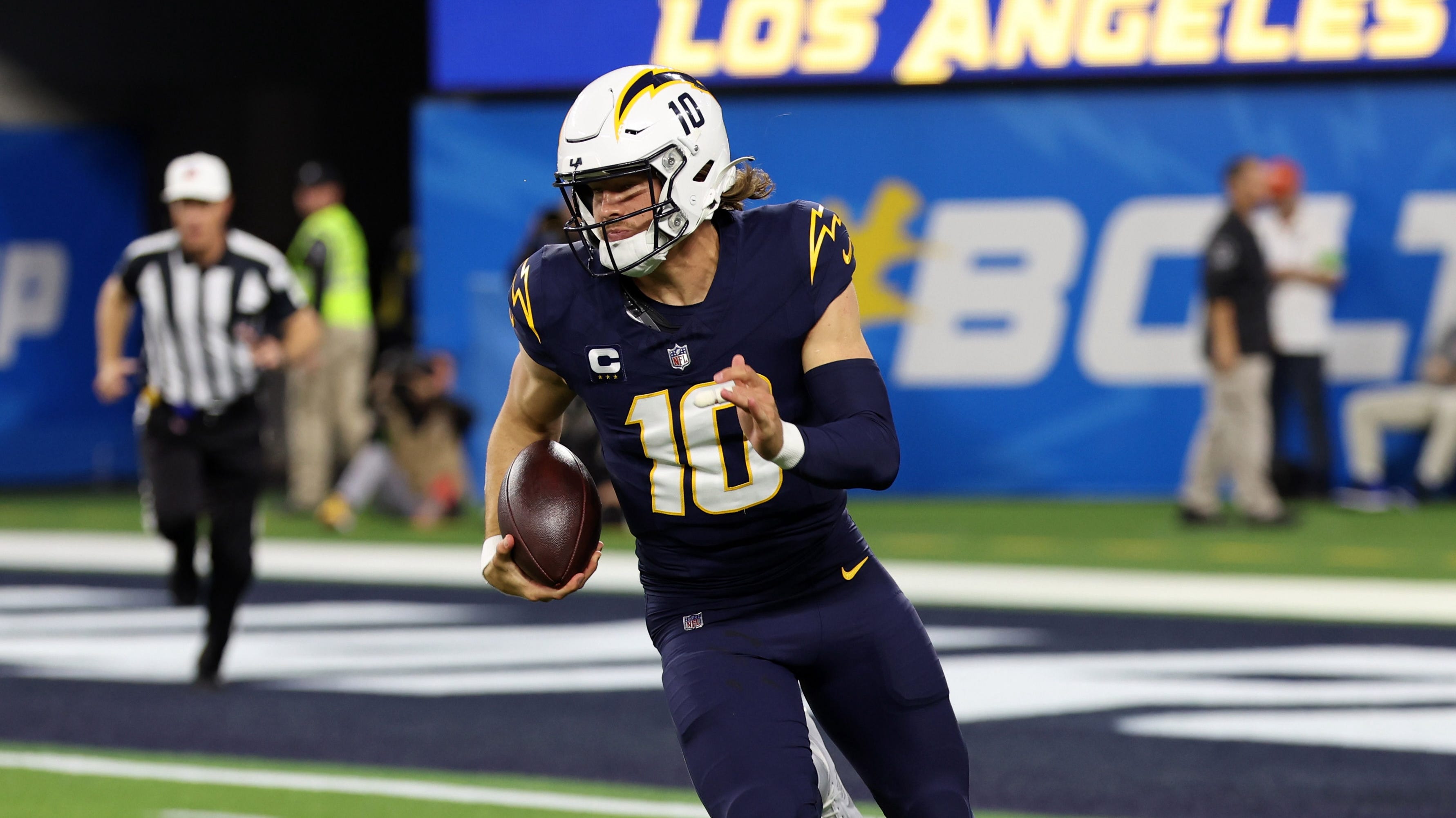 Las Vegas Raiders at Los Angeles Chargers Week 1 Preview: Best Bet, Odds, and Prediction | BetQL