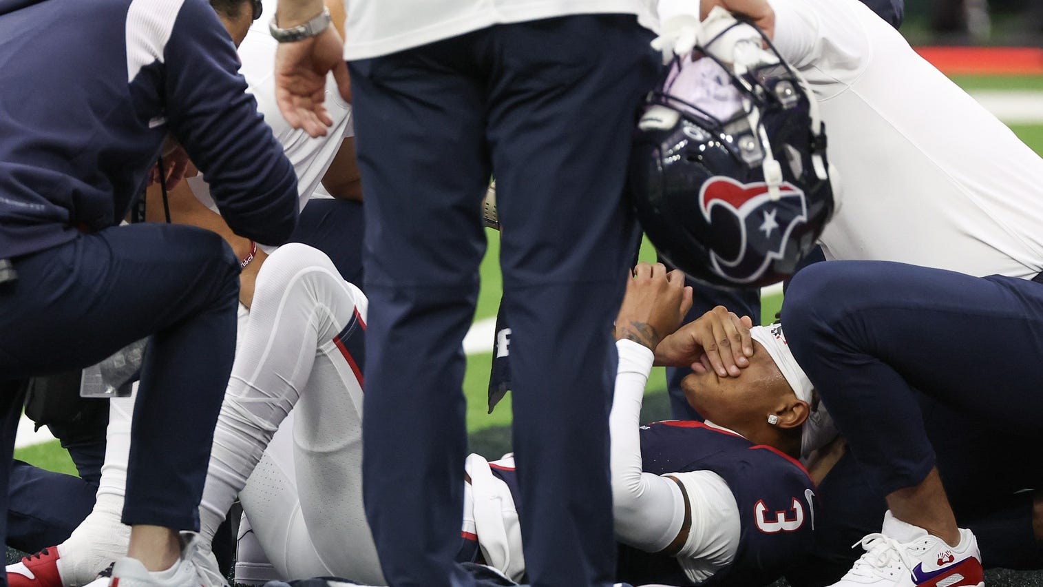Texans rookie WR Tank Dell carted off field against Broncos with fractured fibula