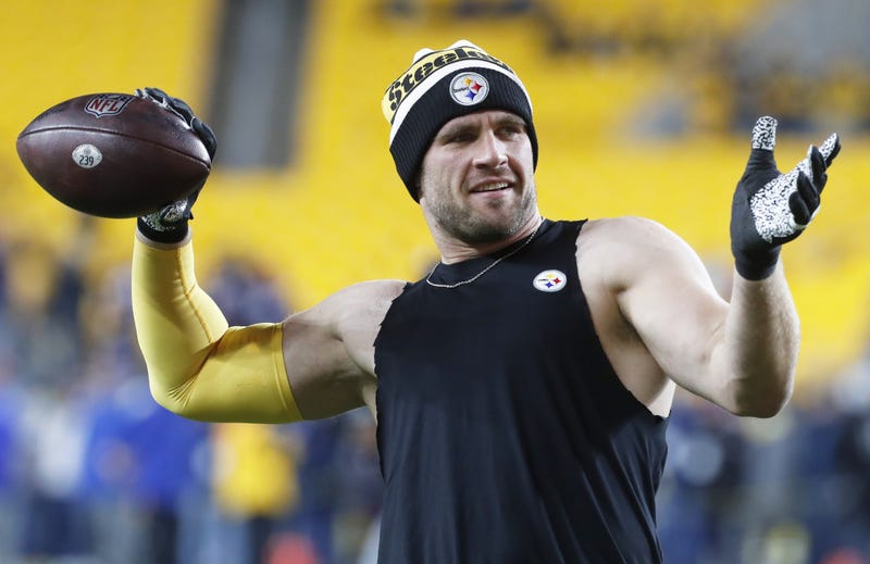 TJ Watt throwing in warmups