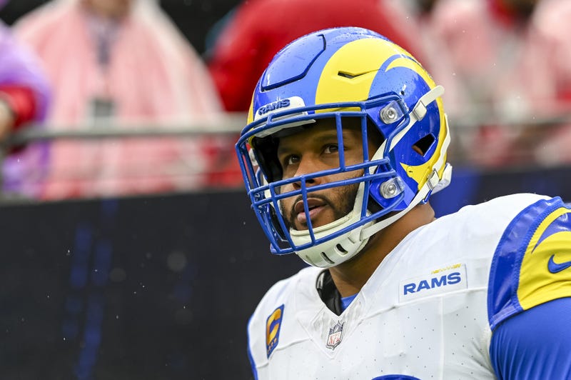 Aaron Donald looking with the Rams