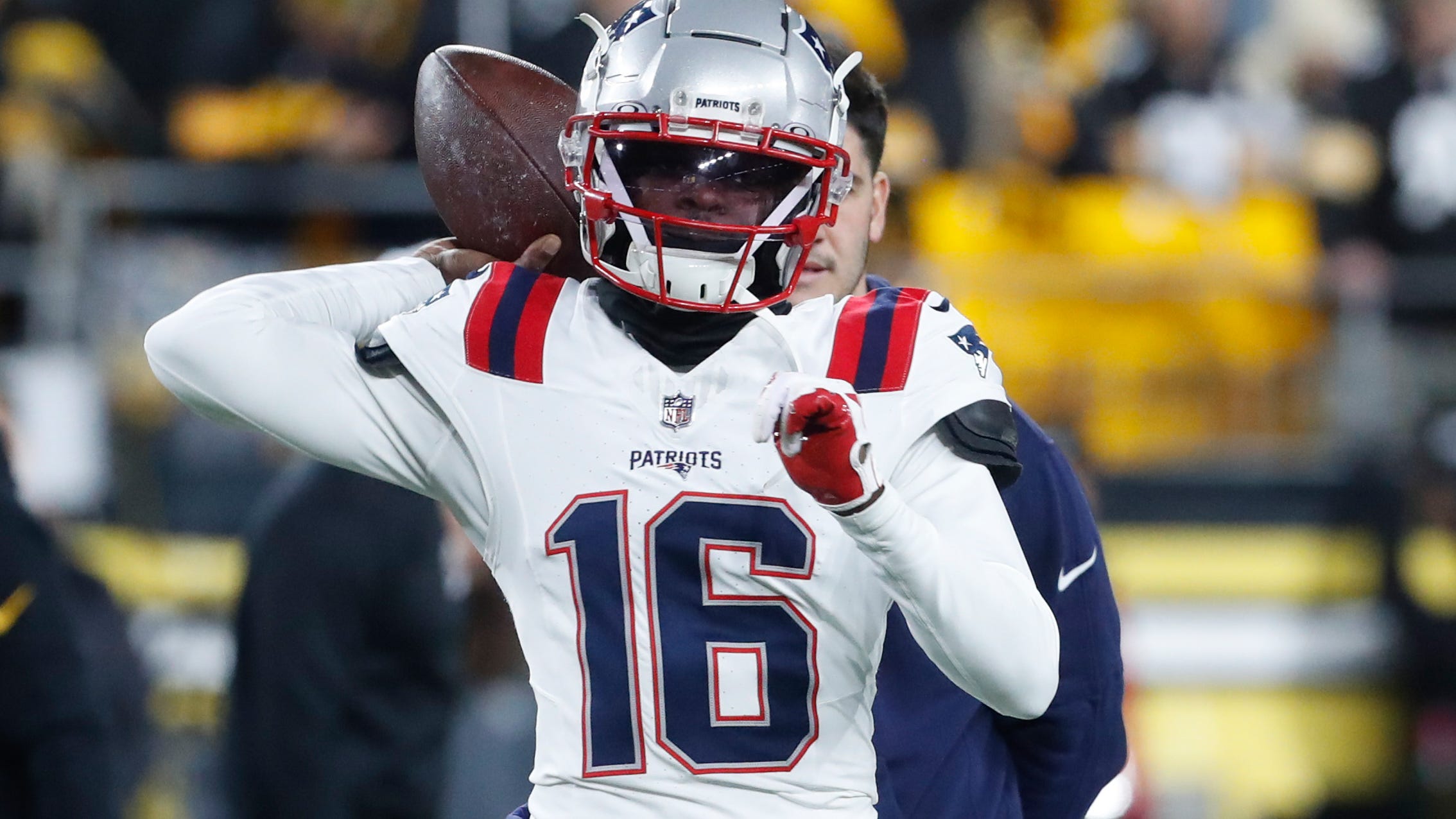 Trent Brown speaks out after cryptic post about Malik Cunningham: 'He couldn't even get a red jersey'