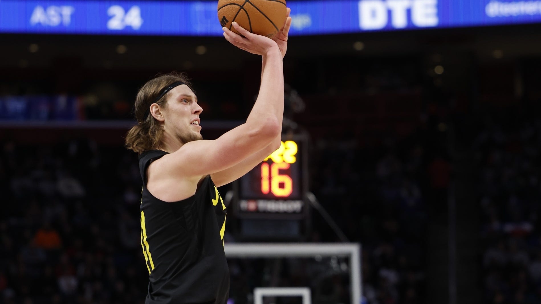 Report: Celtics interested in Kelly Olynyk reunion