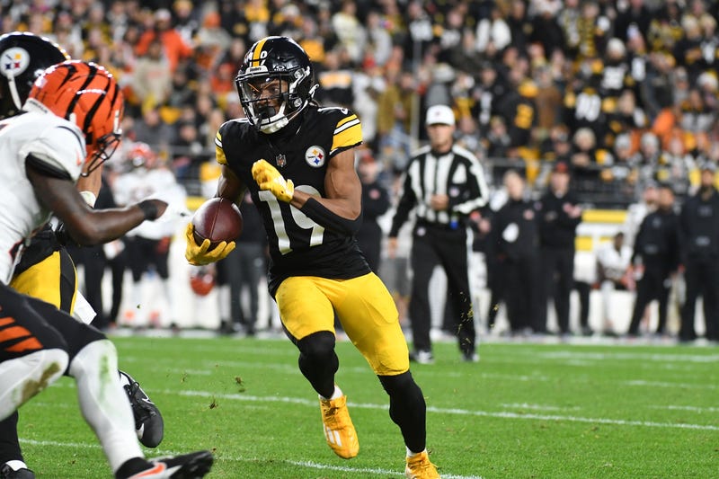 Calvin Austin scoring TD vs Bengals