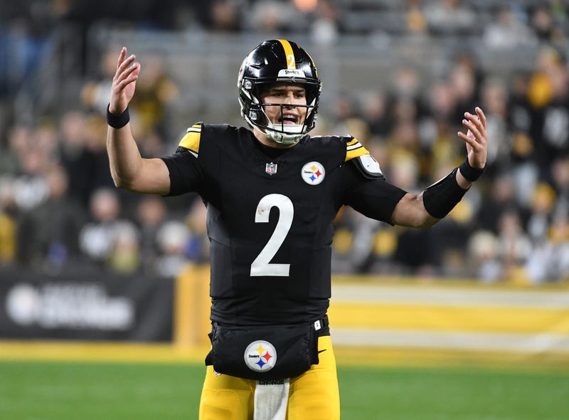 Mason Rudolph with hands up