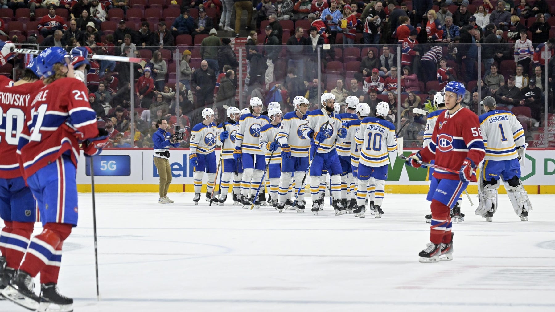 Levi makes 32 saves in first game at hometown Bell Centre in Sabres' 6-1 win over Canadiens