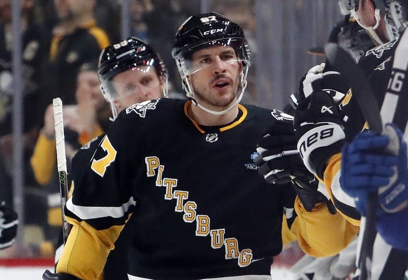 Sidney Crosby slapping 5 w bench