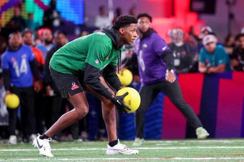 New York Jets cornerback Sauce Gardner (1) participates in the NFL Pro Bowl Skills Competition at the UCF NIcholson Fieldhouse
