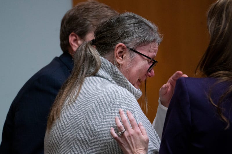 Jennifer Crumbley weeps in courtroom