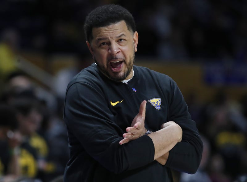 Jeff Capel look