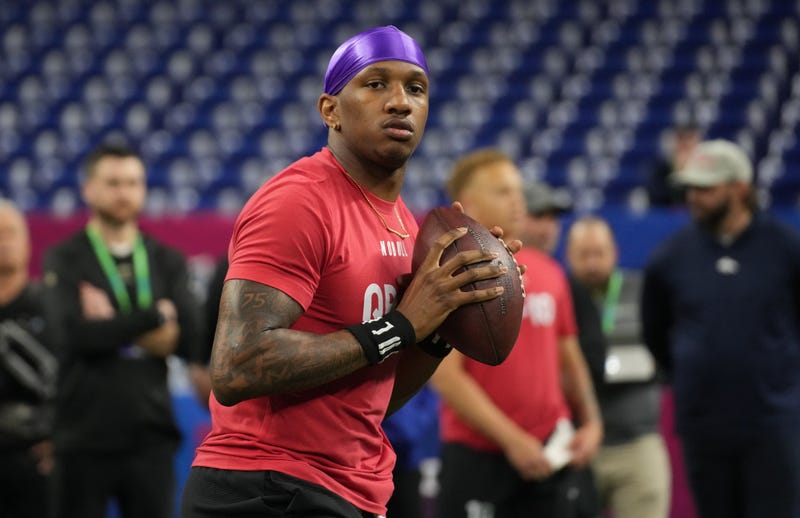 Falcons select Michael Penix Jr. with the No. 8 pick