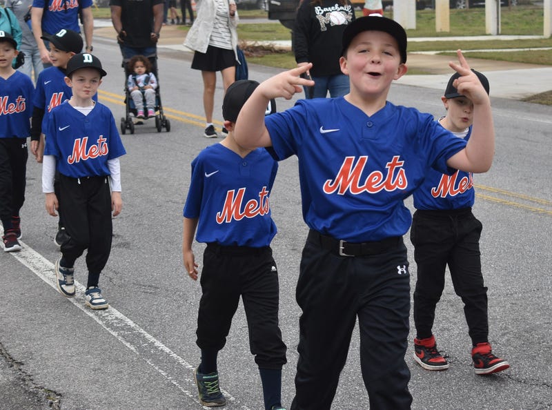 2 Kid Brothers Seen Fighting During Mets-Astros Game