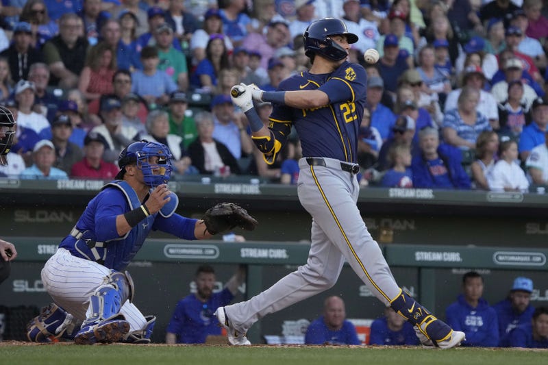  Christian Yelich (22) hits against the Chicago Cubs in the first inning