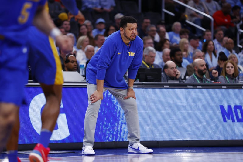 Jeff Capel with hands on knees