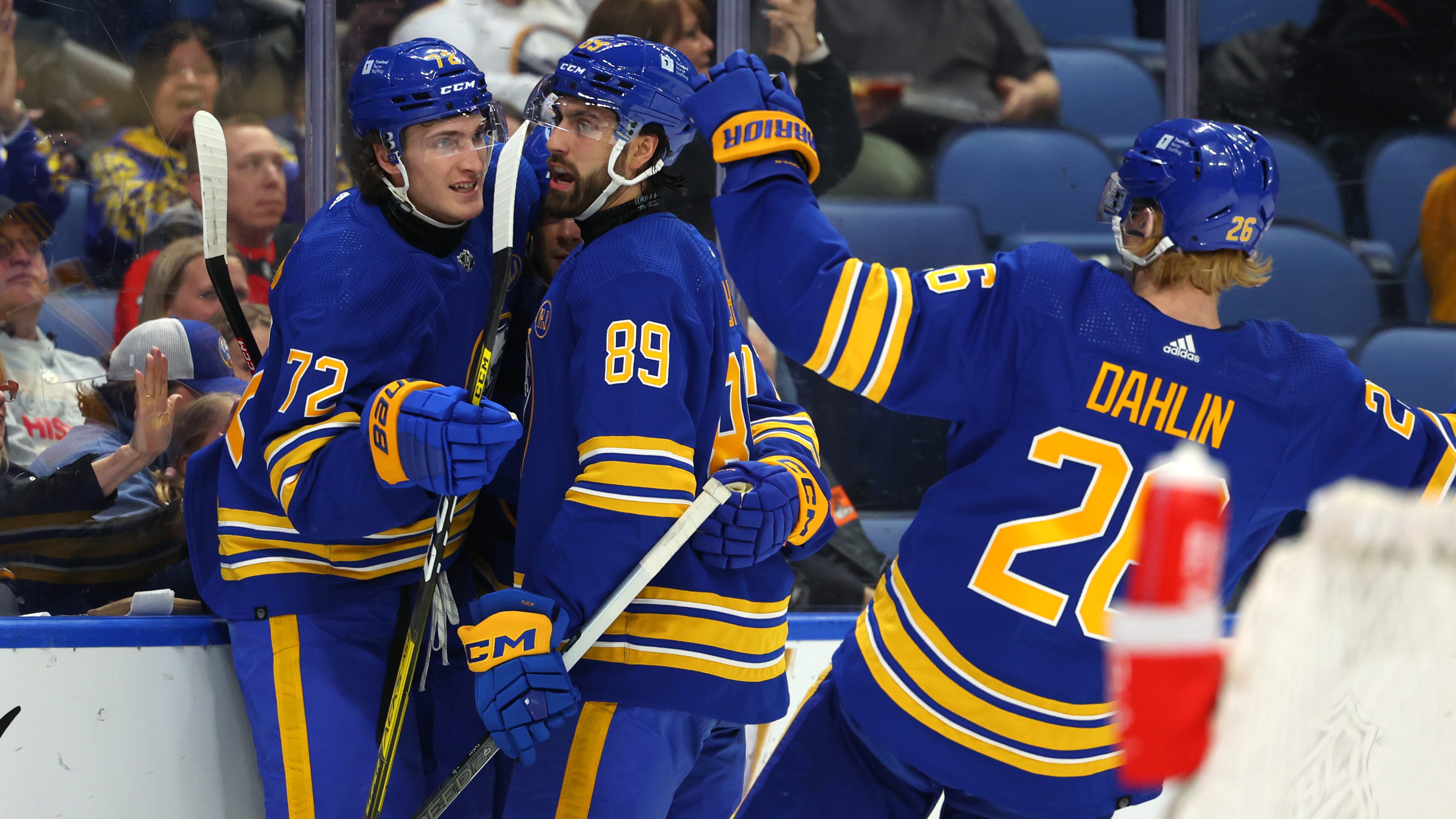 Thompson leads comeback win for Sabres over Devils