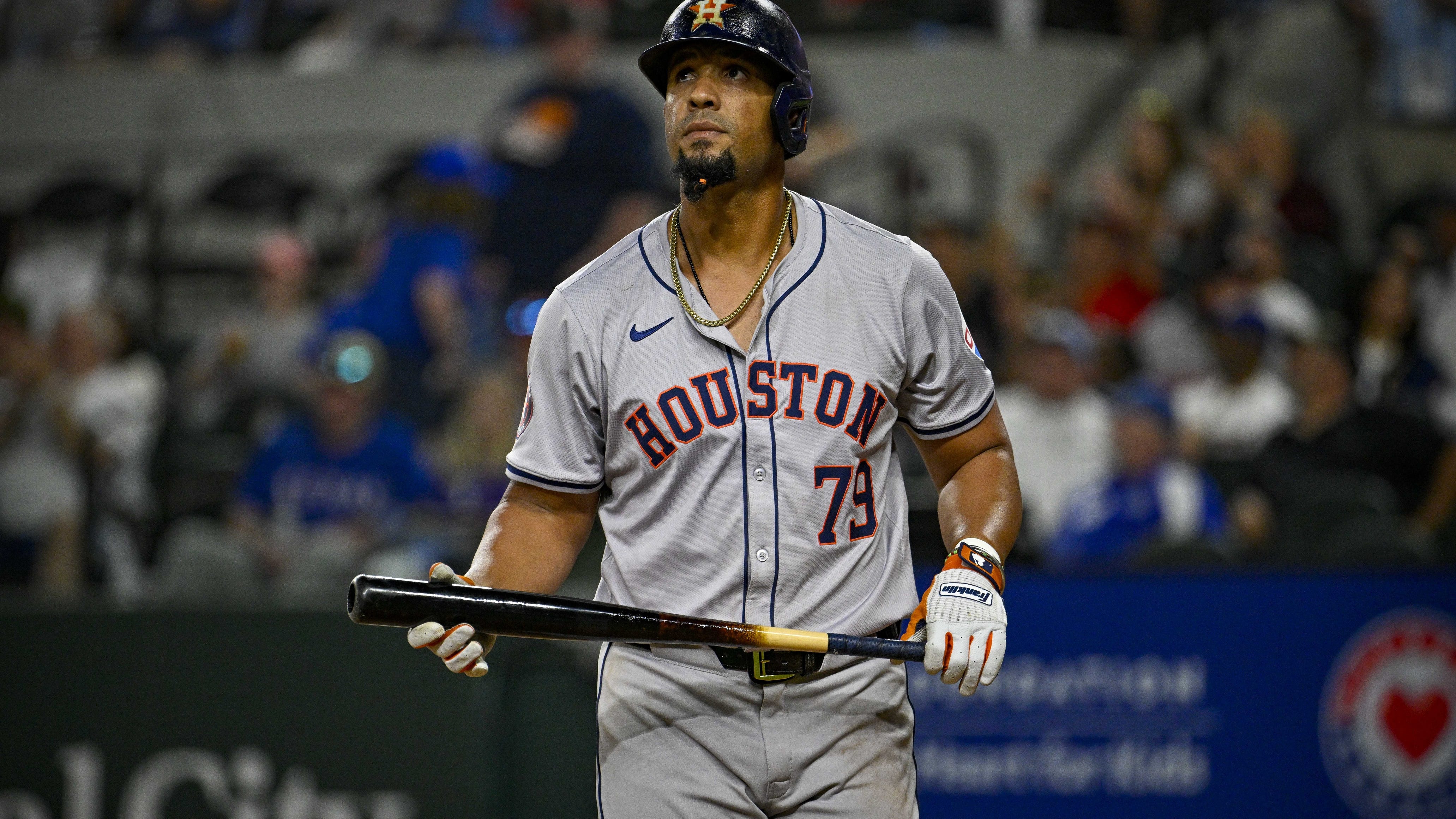 Joe Espada repeats tired trope defending struggling Astros first baseman Jose Abreu