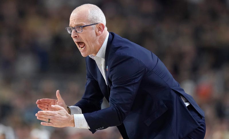 Connecticut Huskies head coach Dan Hurley
