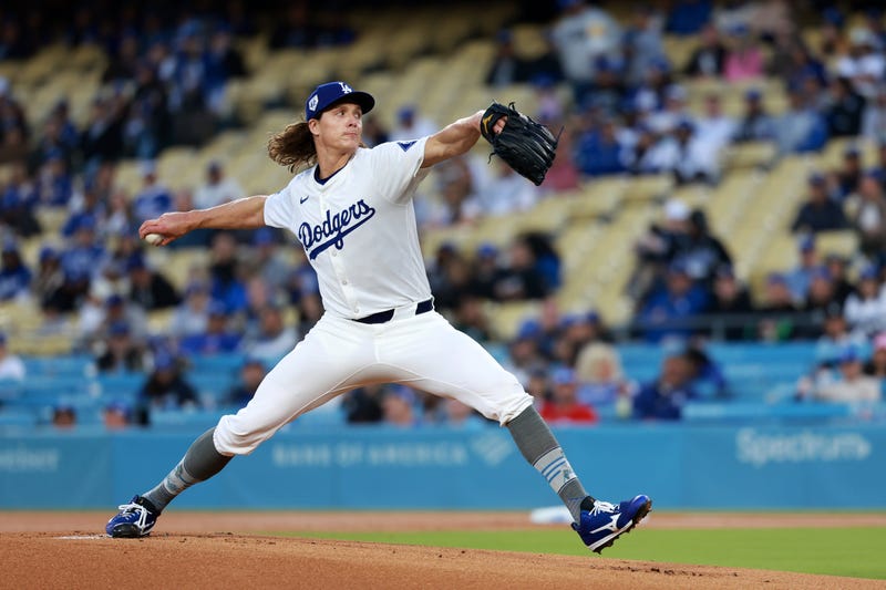 Tyler Glasnow pitching for Dodgers