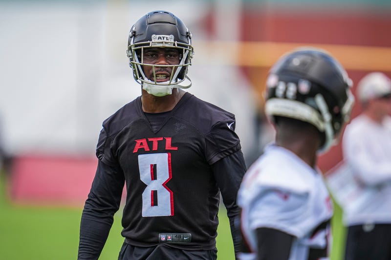 Atlanta Falcons tight end Kyle Pitts (8) shown on the field during Falcons OTA at the Falcons Training facility.
