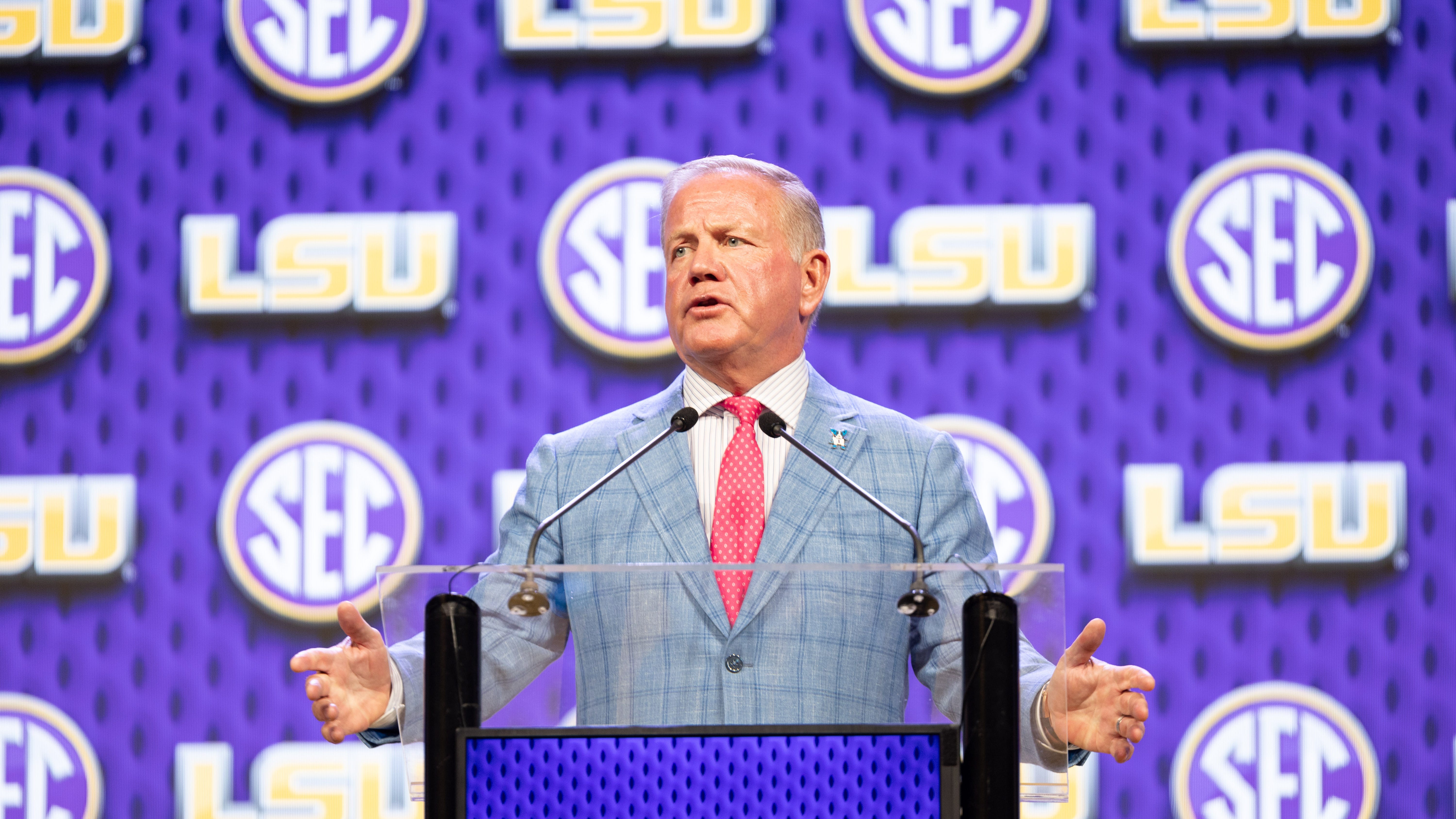 LSU and USC are nearly mirror images of each other