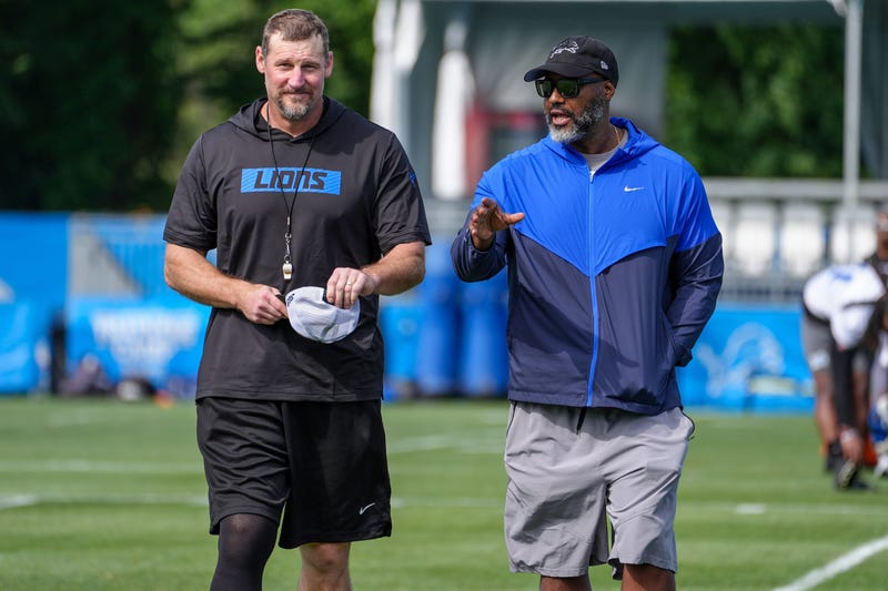 Dan Campbell, Brad Holmes