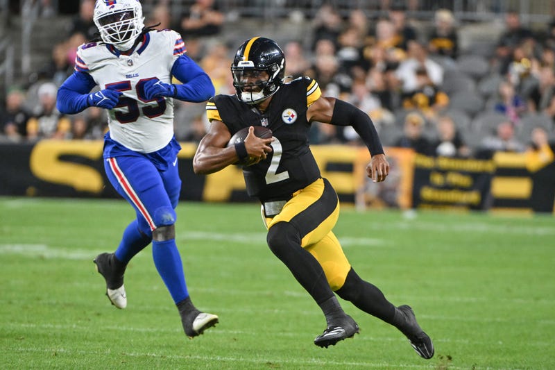 Justin Fields running v Bills