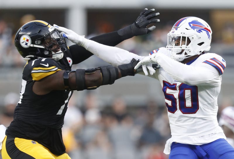 Broderick Jones working v Bills