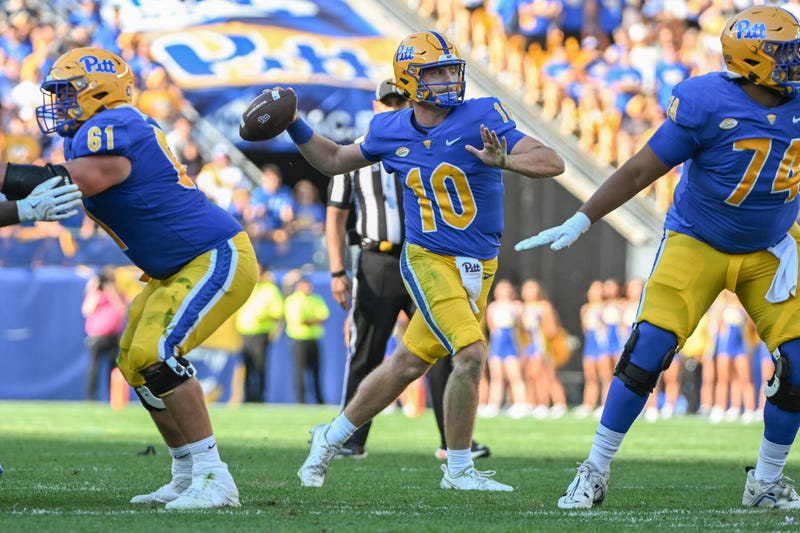 Eli Holstein throwing in Backyard Brawl