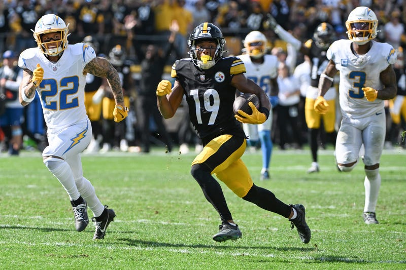 Calvin Austin running