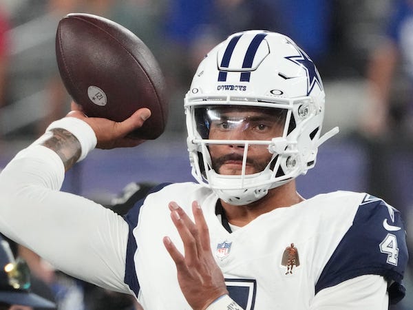 Dallas Cowboys quarterback Dak Prescott (4) before the game against the New York Giants at MetLife Stadium