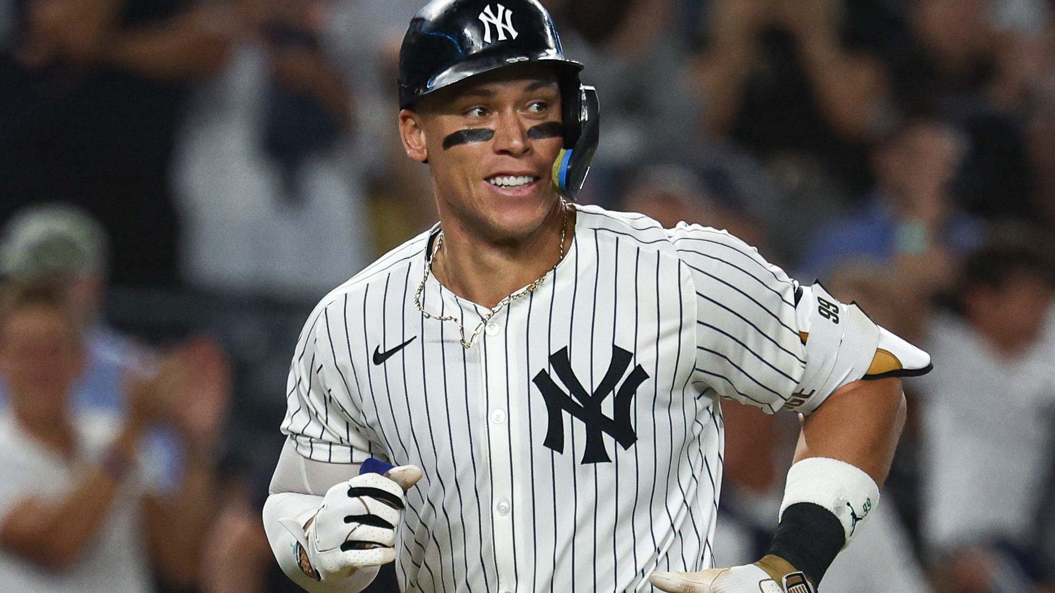 Backing Favorites as the MLB Playoffs Begin: Why It's a Winning Strategy | BetQL