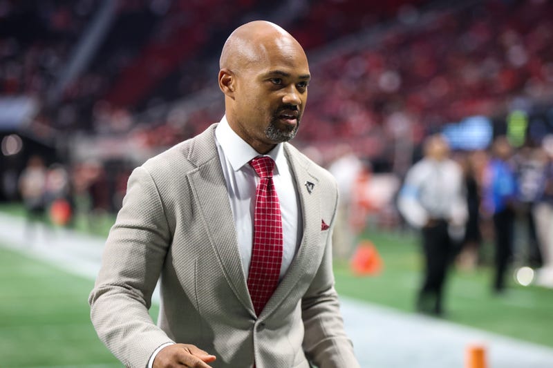 Why the Falcons could look outside of pass-rusher at pick No. 15