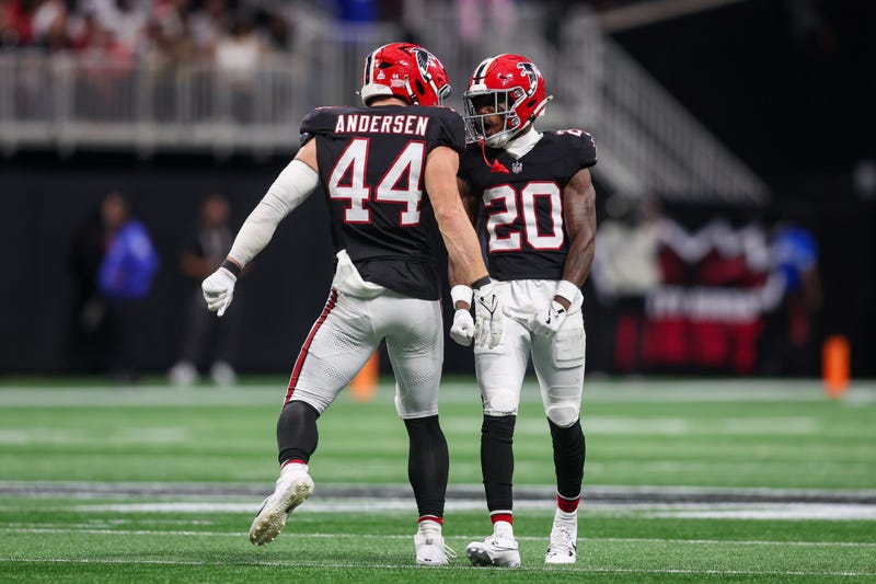 Falcons give injury update on LB Troy Andersen
