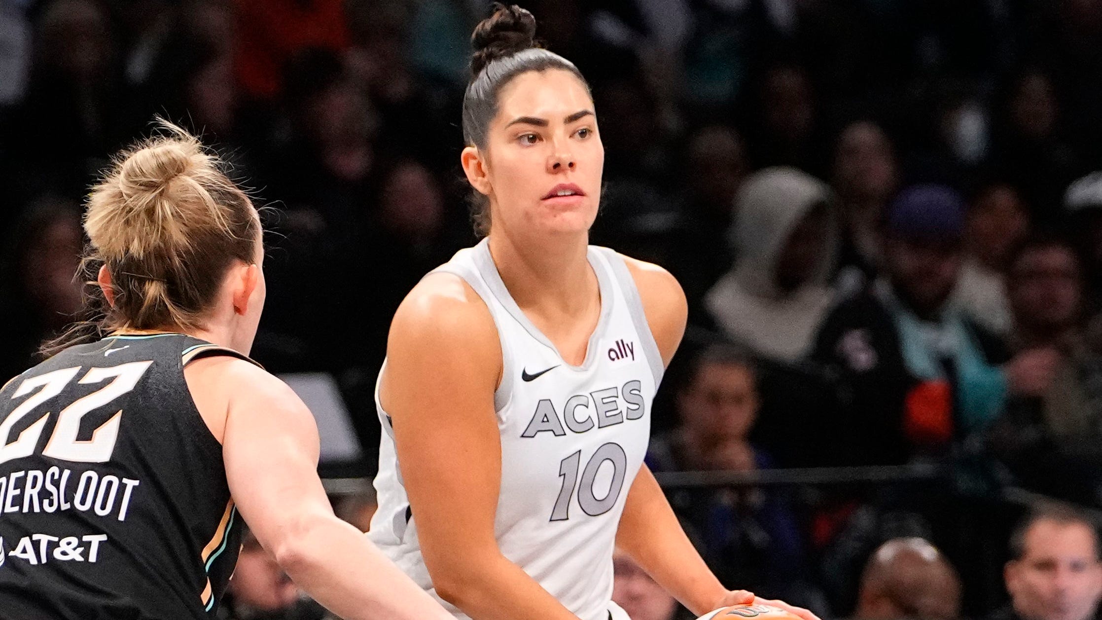 Blockbuster WNBA Trade Shakes Up 2025 Championship Odds | BetQL