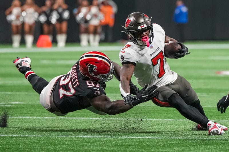 Grady Jarrett | Bucky Irving