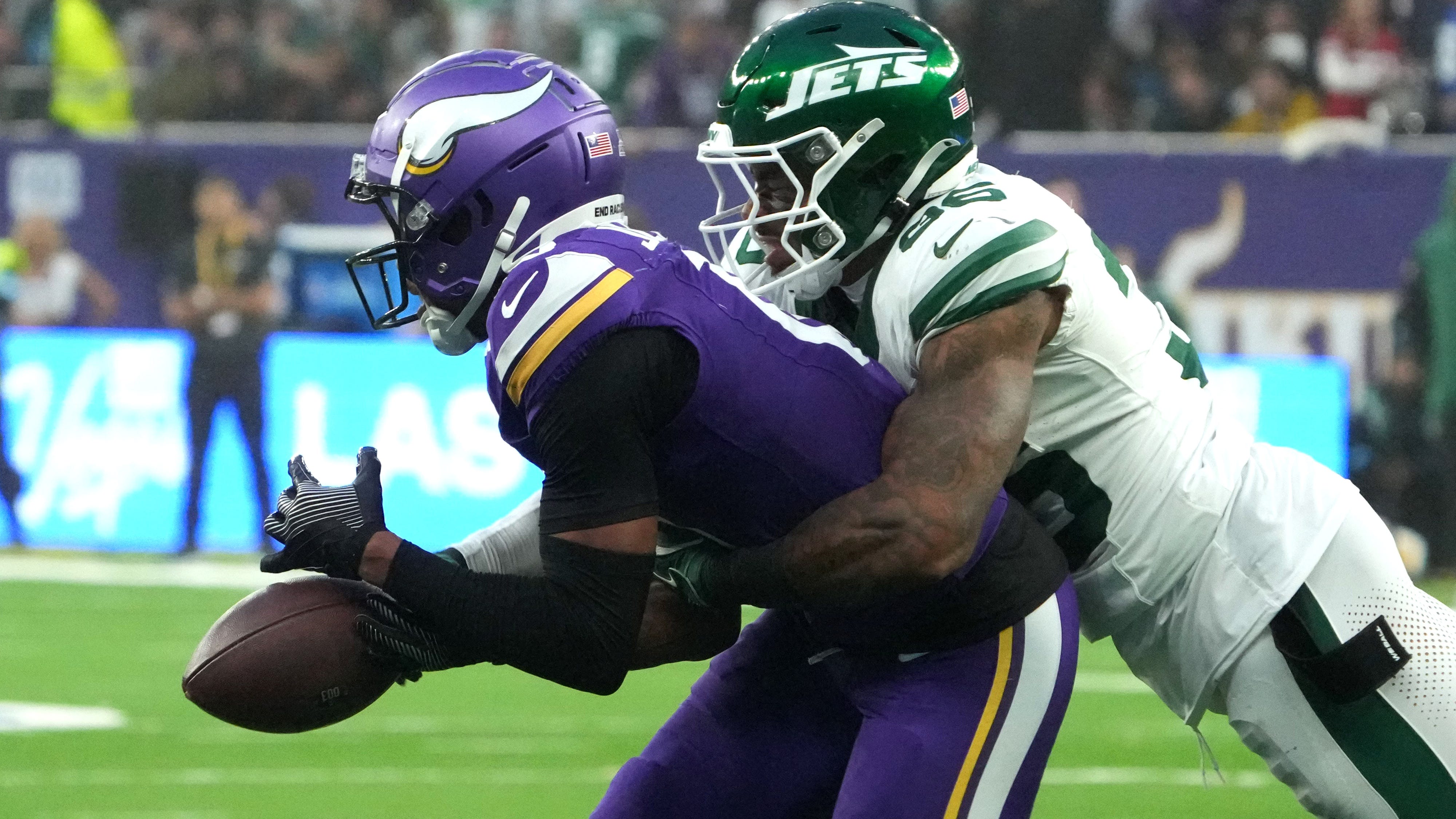 Steelers sign former Ravens safety