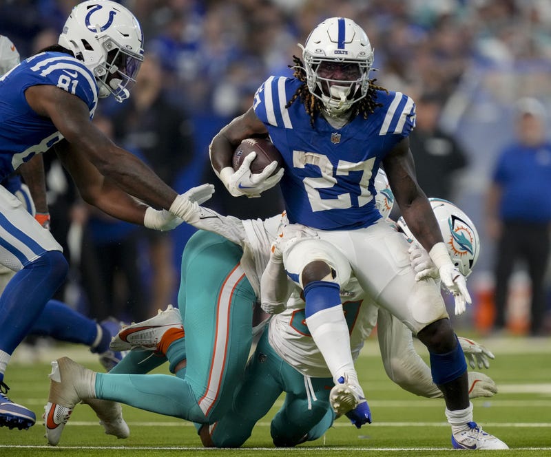Trey Sermon running for Colts