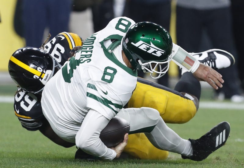 Aaron Rodgers sacked by Larry Ogunjobi