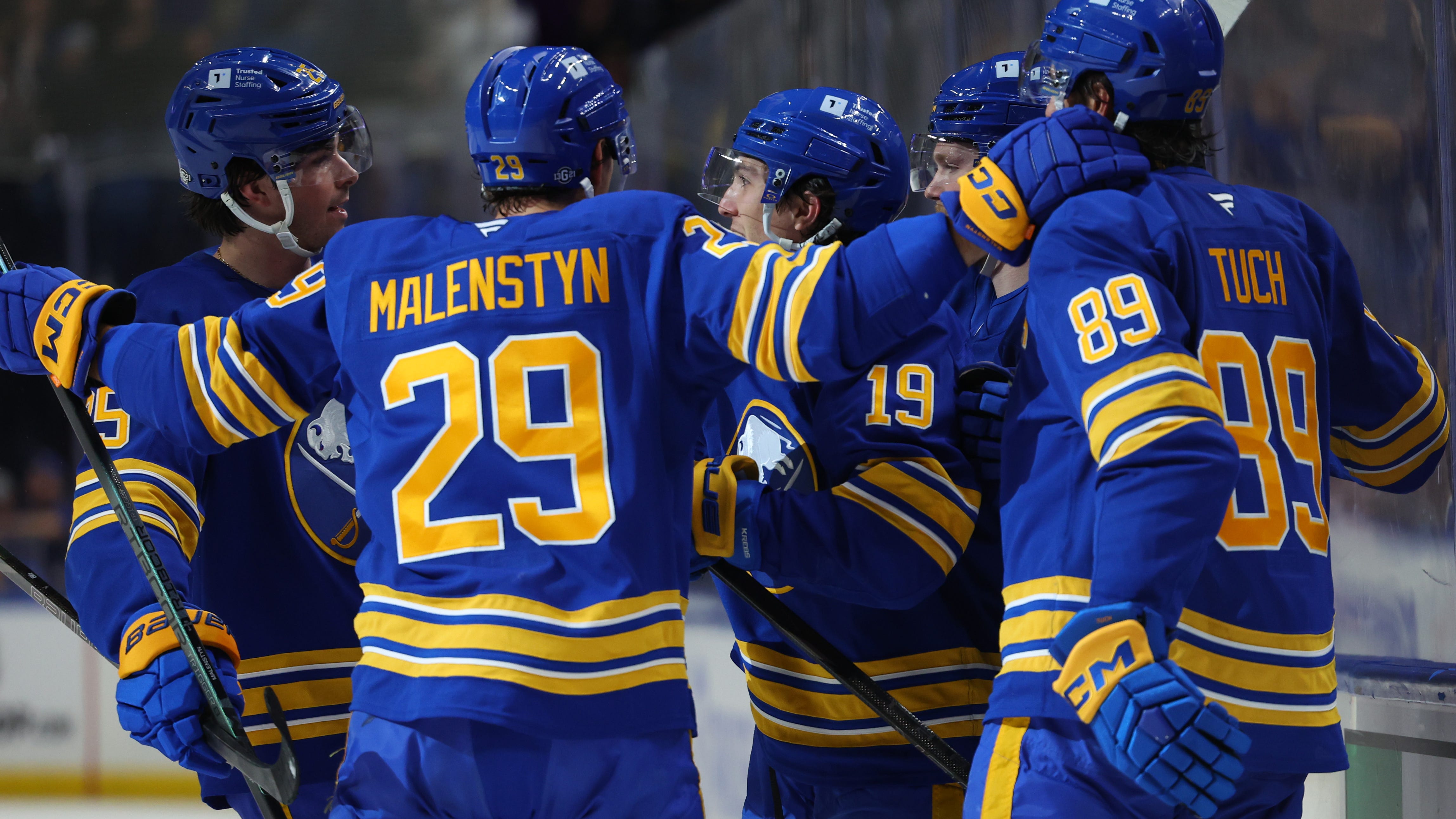 Power helps lead Sabres to victory over Stars