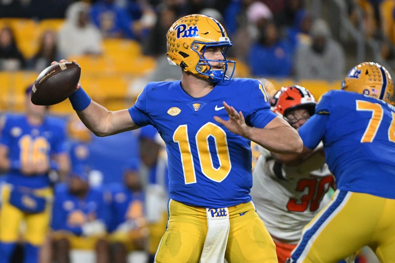 Eli Holstein throwing against Syracuse