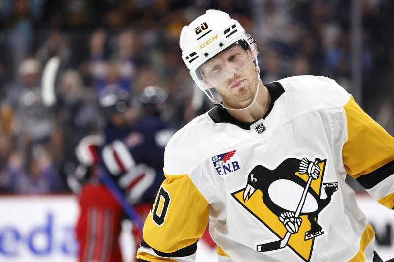 Lars Eller unhappy on ice with Pens