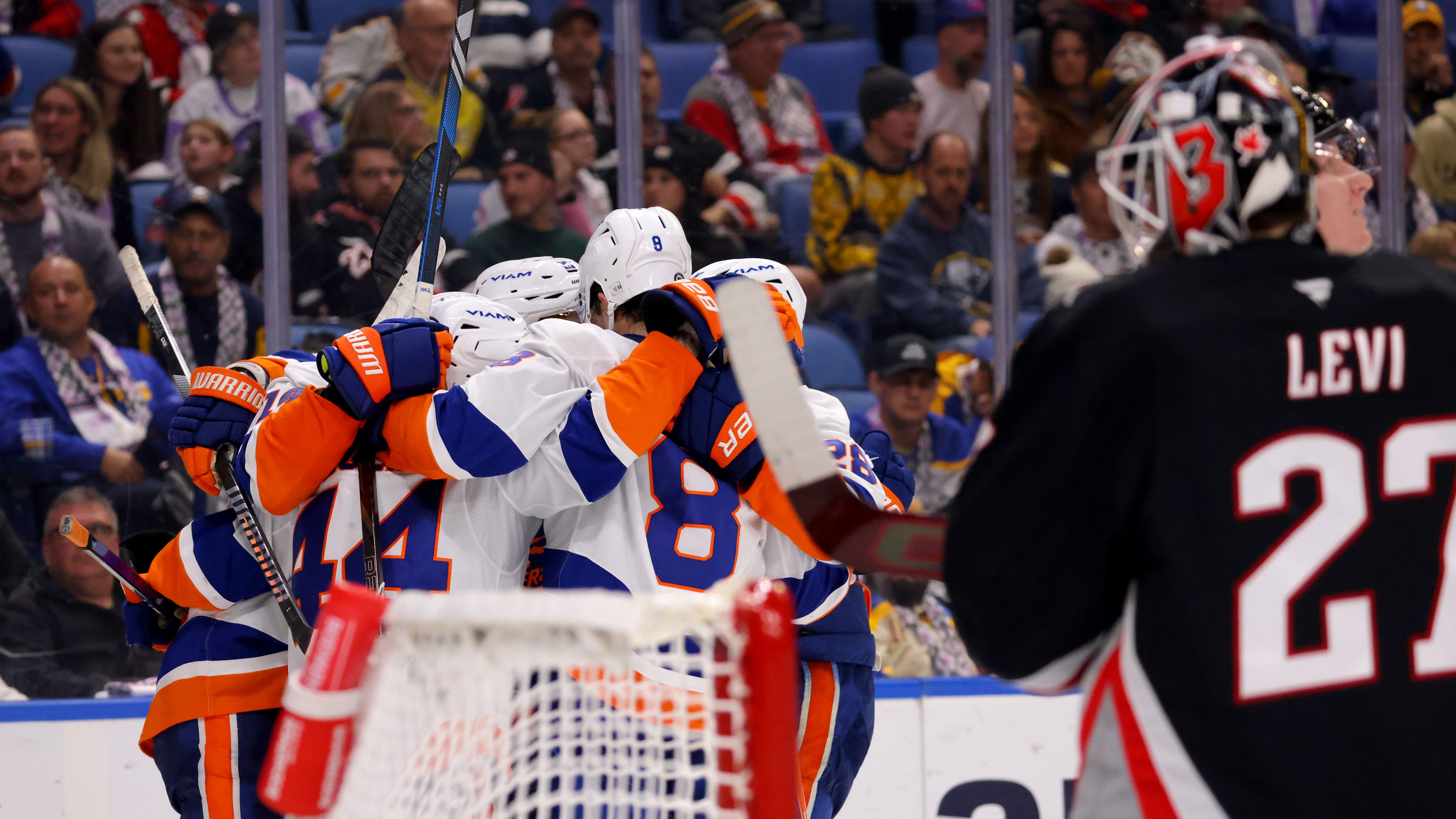 Sabres unable to come back against Islanders
