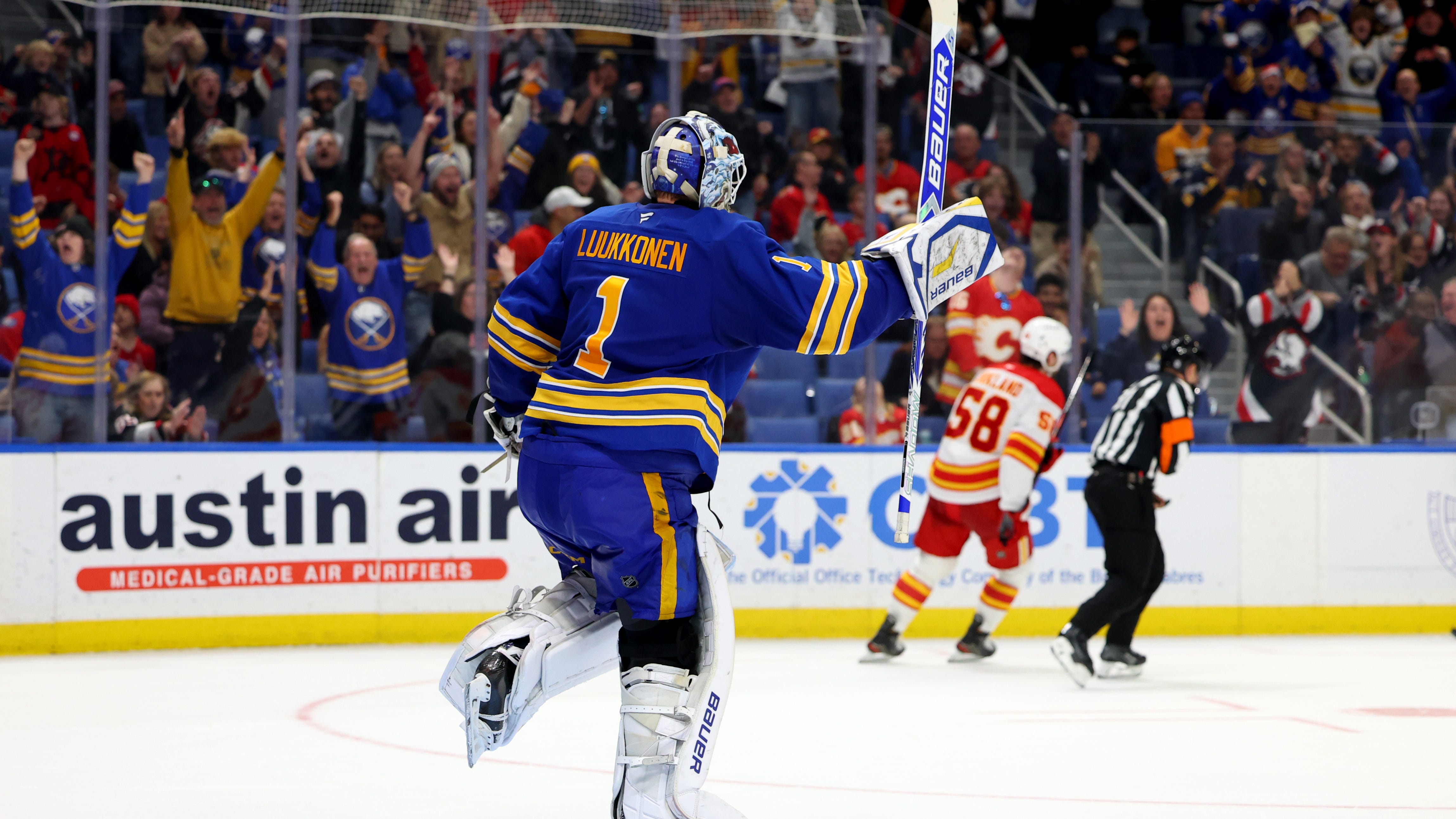Luukkonen named NHL's Third Star of the Week