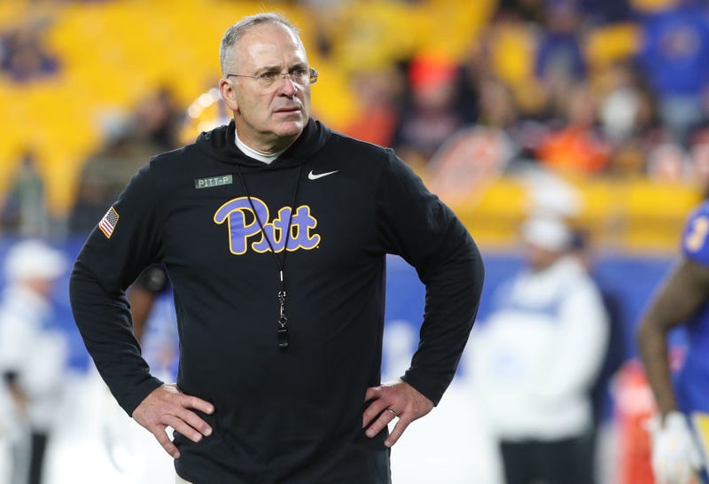 Pat Narduzzi with hands on hips